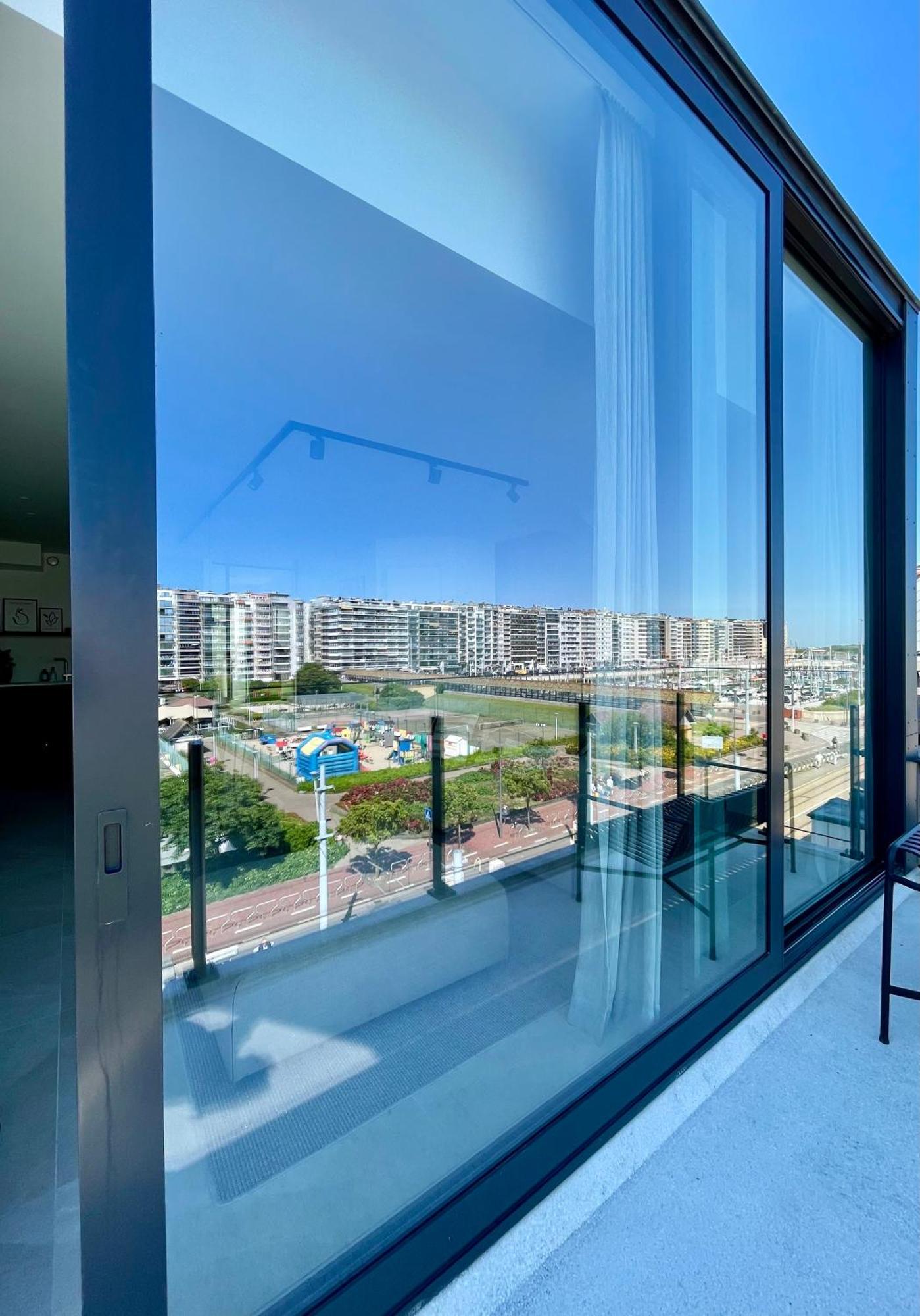 Molo Roof - Stylish Penthouse With Marina View Blankenberge Within Walking Distance From The Sea - 15 Km From Bruges Apartment Luaran gambar